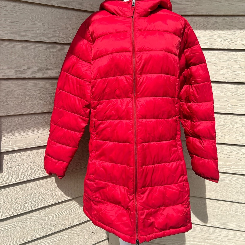 E734 NWOT Amazon Essentials puffer coat